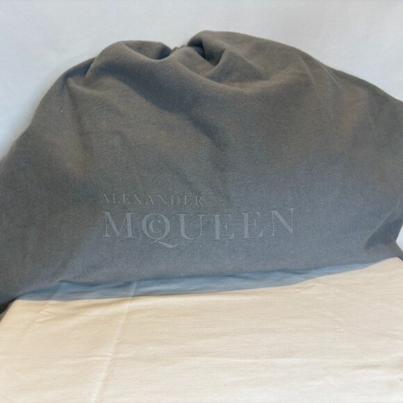 Alexander McQueen, Silk Butterfly De Manta Clutch - Picture 15 of 15